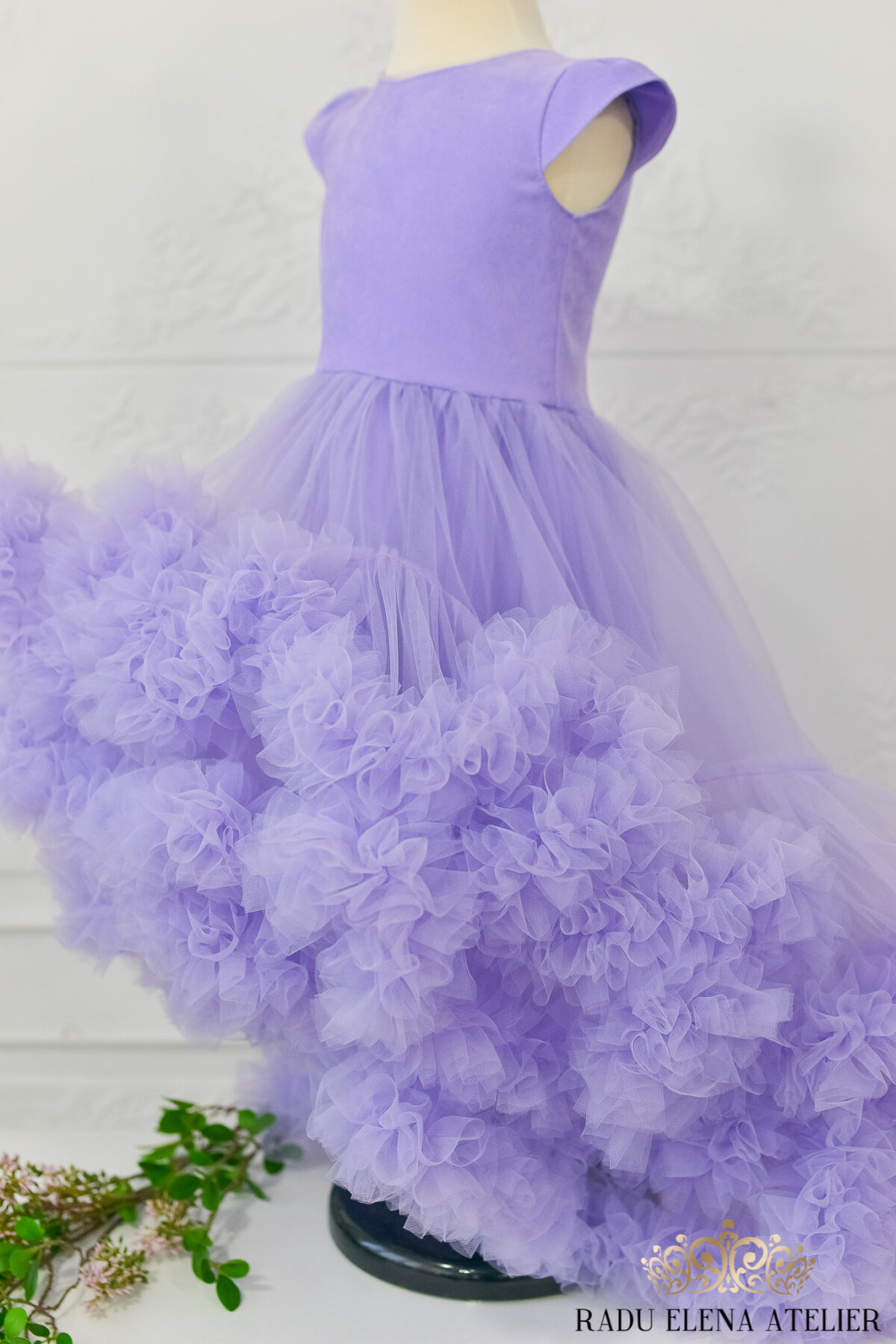 Violette-rochita floare cu trena - imagine 2